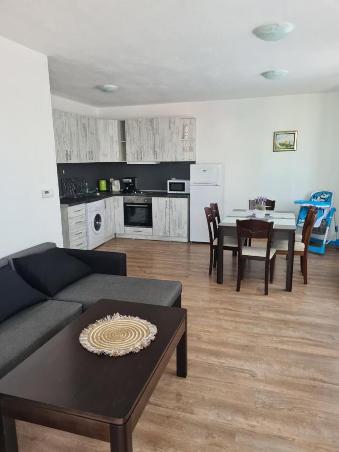 בלצ'יק Guest House Katina מראה חיצוני תמונה